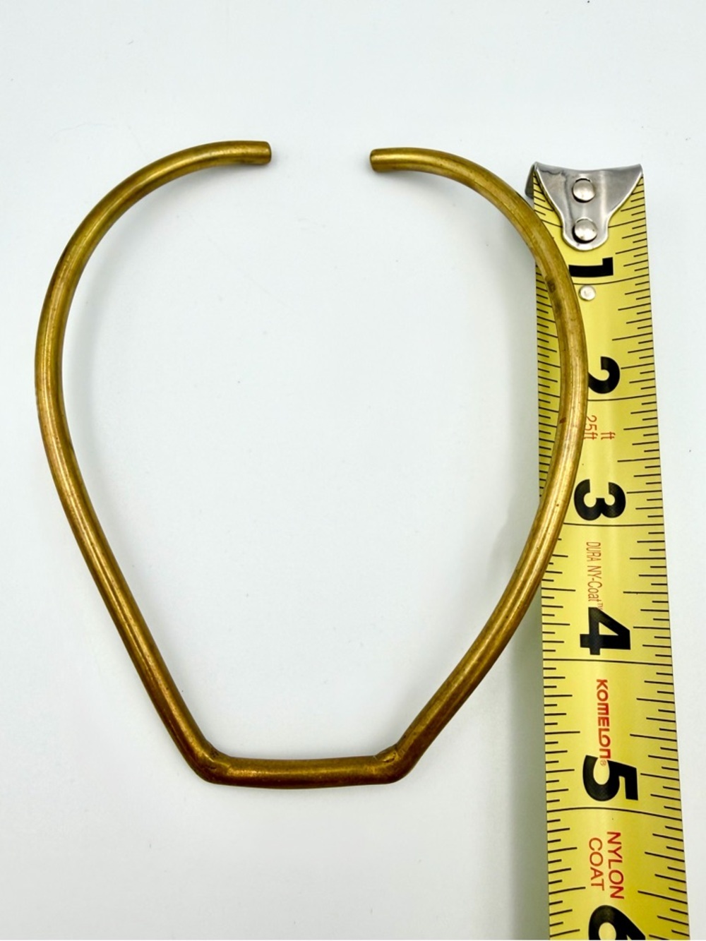 Minimal U-Shaped Open Collar Necklace in Gold Tone - Picture 4 of 4